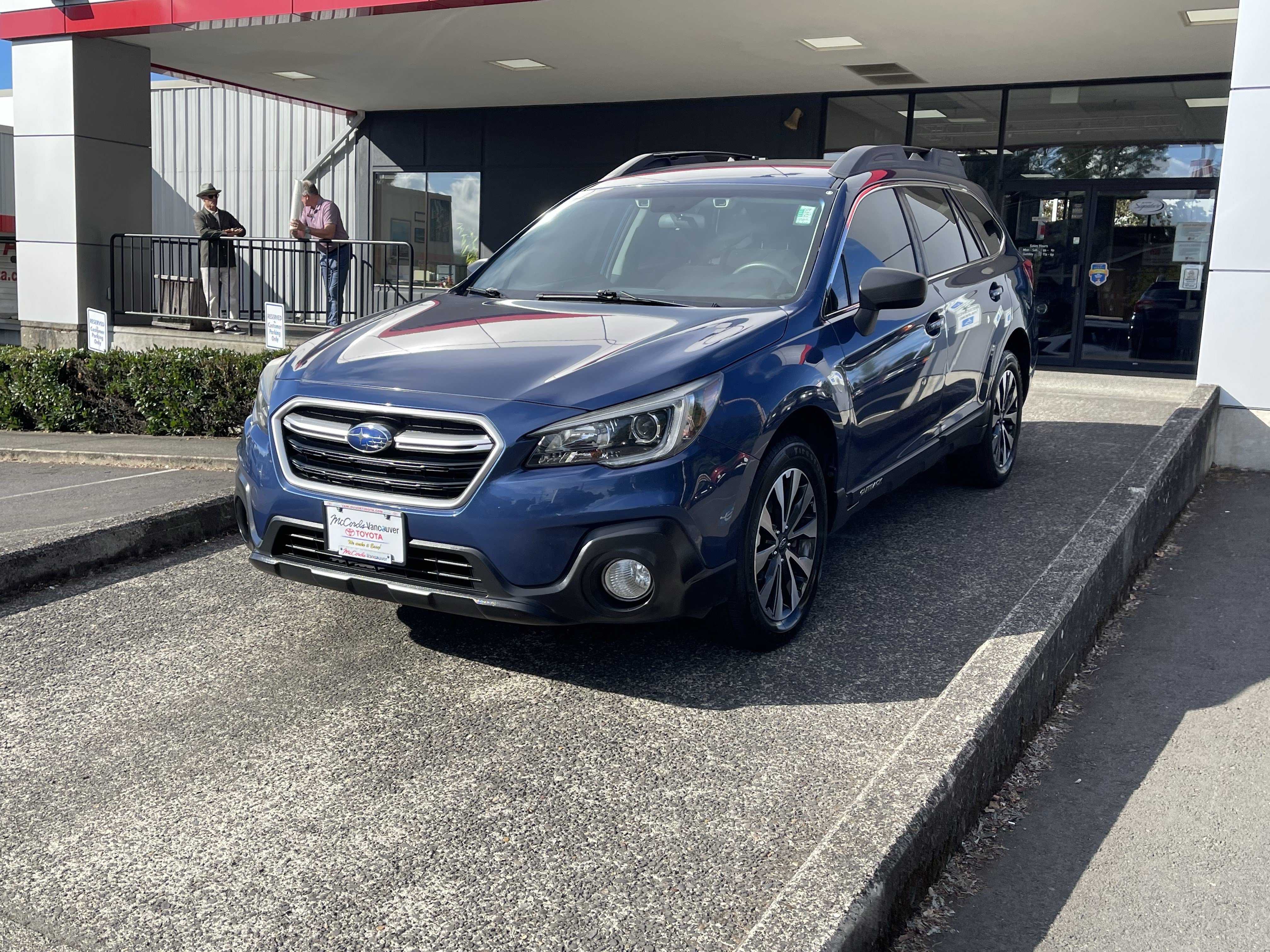 Used 2019 Subaru Outback 2.5i AWD/4WD image 3