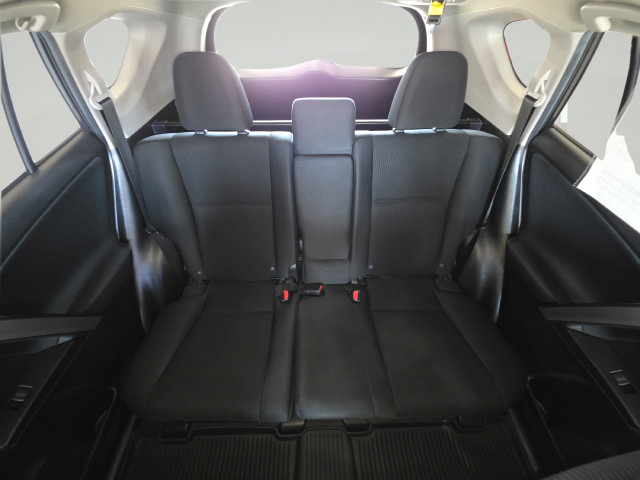 Used 2018 Toyota RAV4 LE w/ All Weather Liner Package FWD image 25