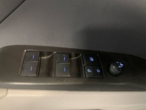 Used 2022 Toyota Camry SE image 26