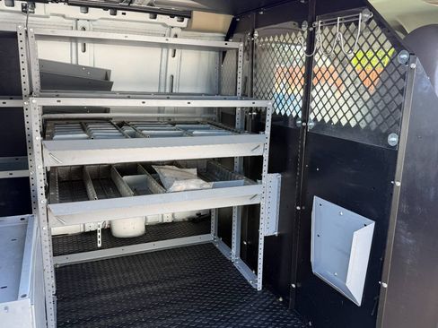 Used 2016 Chevrolet Express 2500 RWD image 17