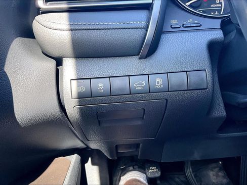 Used 2021 Toyota Camry SE w/ Convenience Package FWD image 34