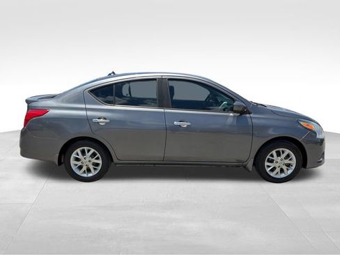 Used 2018 Nissan Versa SV w/ SV Special Edition FWD image 8