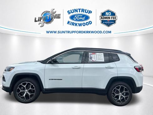 Used 2025 Jeep Compass Limited AWD/4WD image 2