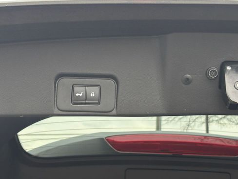 Used 2025 Nissan Rogue SV image 23