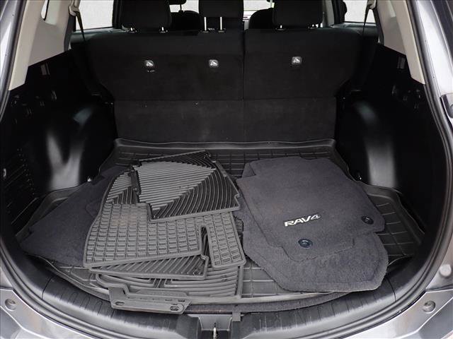 Used 2018 Toyota RAV4 LE w/ Carpet Mat Package AWD/4WD image 7