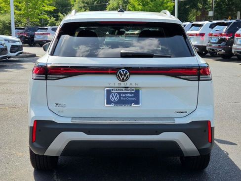 Certified 2026 Volkswagen Tiguan SE AWD/4WD image 3