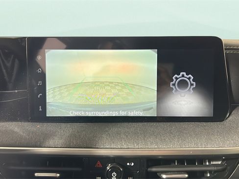 Used 2025 Nissan Kicks SV image 29