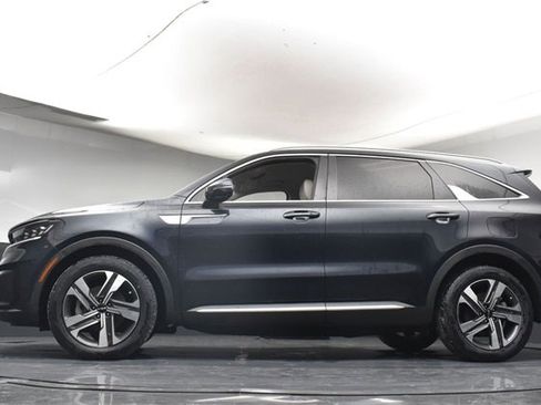 Certified 2022 Kia Sorento SX image 36