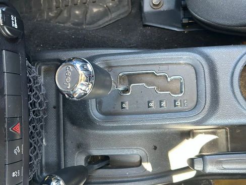 Used 2015 Jeep Wrangler Unlimited Sport w/ Quick Order Package 24S AWD/4WD image 25