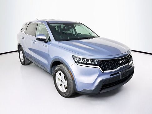 Certified 2023 Kia Sorento LX AWD/4WD image 3