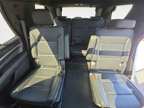 Used 2021 GMC Yukon Denali w/ Denali Ultimate Package AWD/4WD image 13