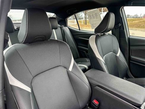 Used 2025 Toyota Camry SE image 21