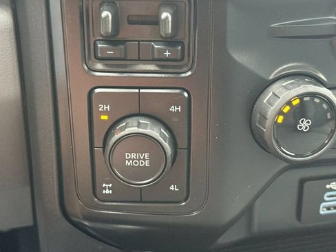Used 2025 Ford F350 XLT w/ 360-Degree Camera Package AWD/4WD image 38