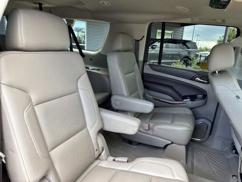 Used 2018 Chevrolet Suburban Premier image 10