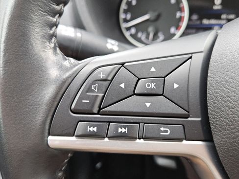Used 2021 Nissan Sentra SV FWD image 12