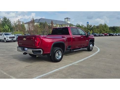 Used 2025 Chevrolet Silverado 3500 LTZ w/ LTZ Texas Edition image 8