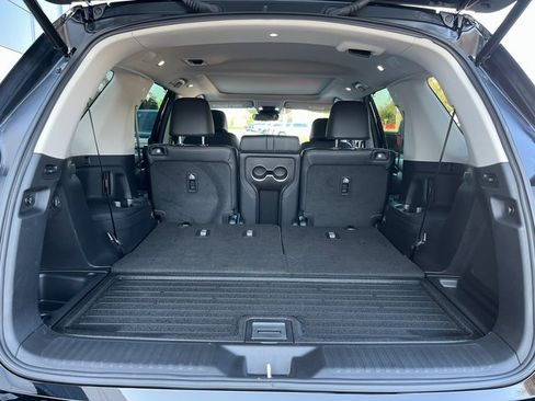 Used 2025 Honda Pilot Touring image 17