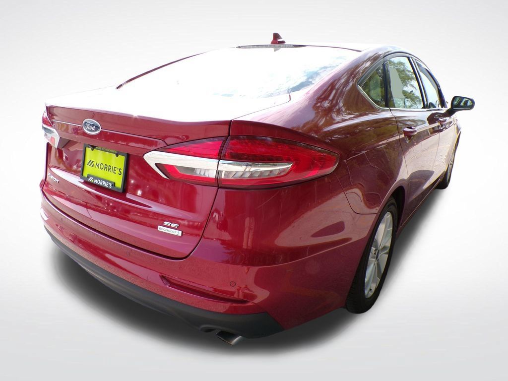Used 2019 Ford Fusion SE FWD image 6