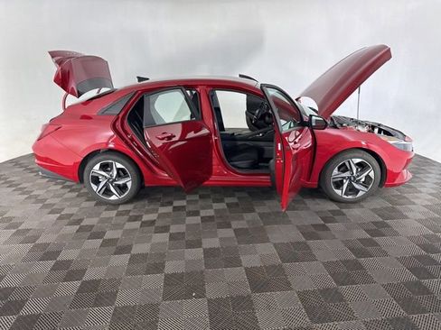 Used 2023 Hyundai Elantra SEL w/ Convenience Package FWD image 17