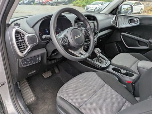 Used 2022 Kia Soul LX w/ Technology Package image 8
