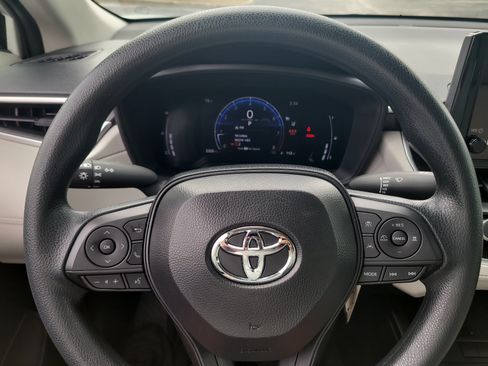 Used 2026 Toyota Corolla Cross L FWD image 25