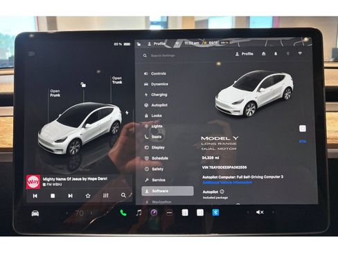 Used 2023 Tesla Model Y Long Range image 29