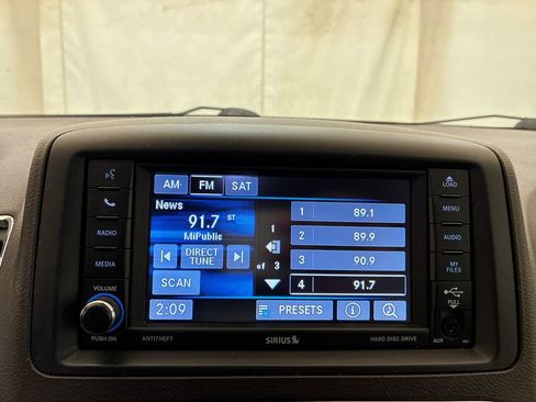 Used 2016 Chrysler Town & Country Touring-L w/ Driver Convenience Group FWD image 15