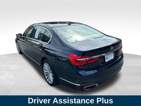 Used 2017 BMW 740i image 3