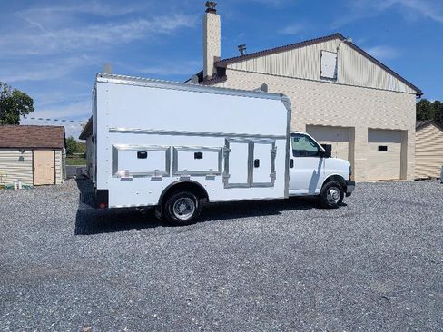 Used 2022 Chevrolet Express 3500 w/ Power Convenience Package RWD image 10