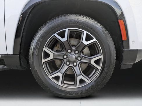 Used 2024 Jeep Wagoneer Series III AWD/4WD image 10