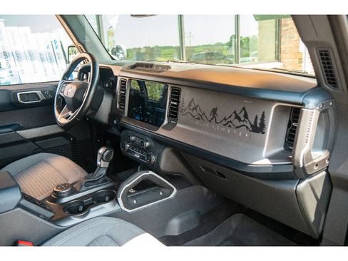 Used 2023 Ford Bronco Outer Banks w/ Sasquatch Package AWD/4WD image 15