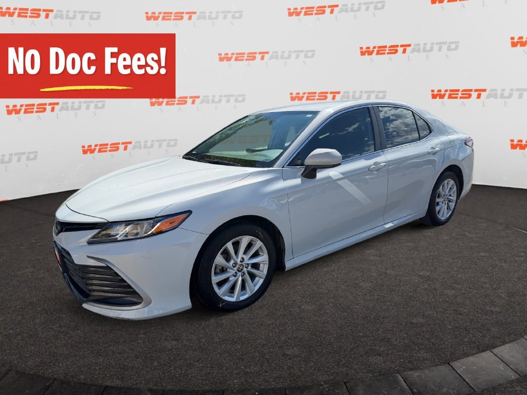 Used 2022 Toyota Camry LE w/ Carpet Mat Package (TMS) FWD image 1