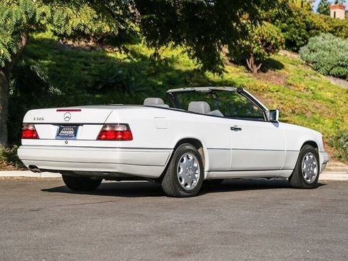 Used 1995 Mercedes-Benz E 320 Convertible image 23