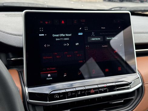 Used 2024 Jeep Compass Limited image 9