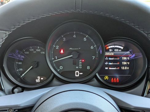 Certified 2025 Porsche Macan Turbo image 16