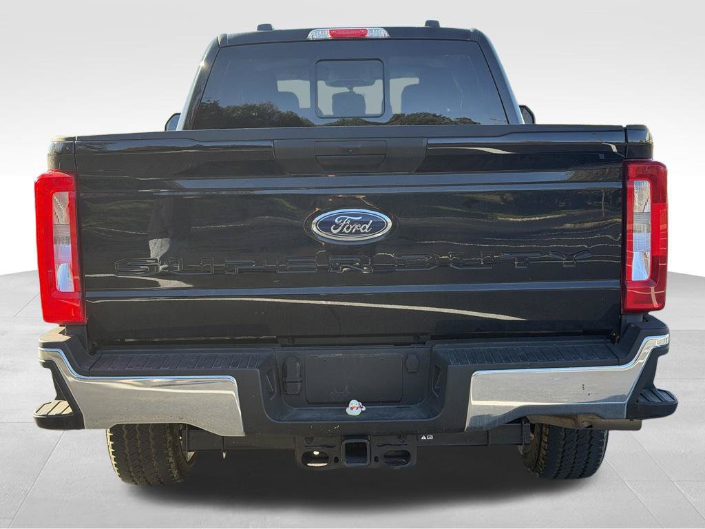 Used 2026 Ford F250 XLT w/ FX4 Off-Road Package AWD/4WD image 7