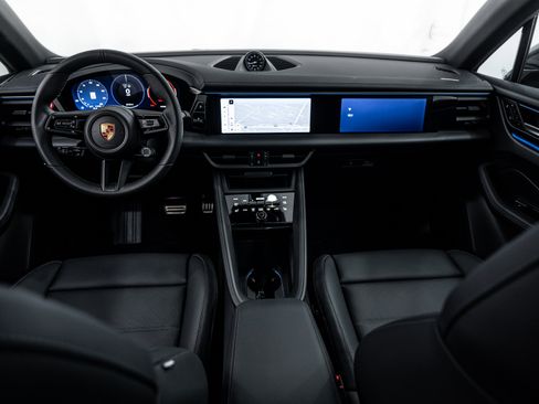 New 2025 Porsche Macan 4S Electric image 12