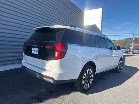 Used 2025 Ford Expedition Max Platinum w/ Driver's Package image 3