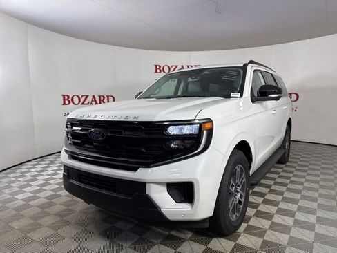 New 2025 Ford Expedition Active image 3
