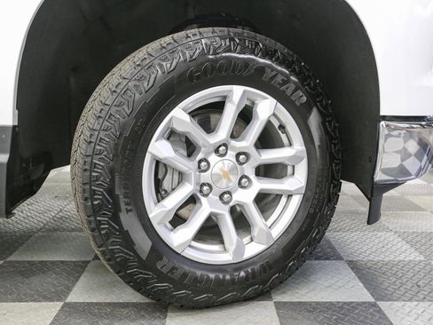 Used 2024 Chevrolet Silverado 1500 LT image 15