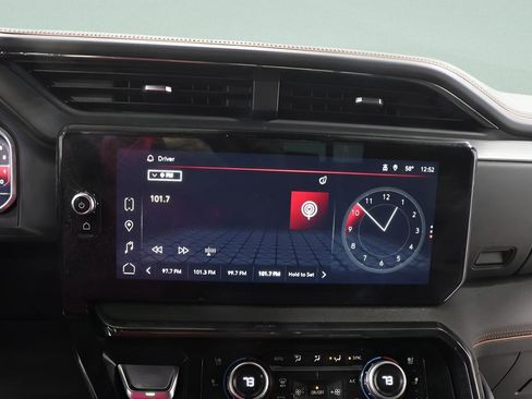 Used 2024 GMC Sierra 1500 AT4 w/ AT4 Preferred Package image 11