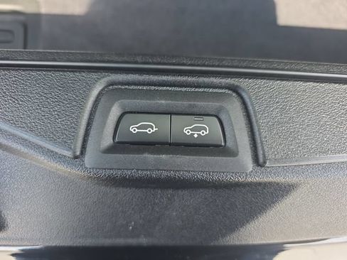 Used 2025 BMW X7 M60i AWD/4WD image 16