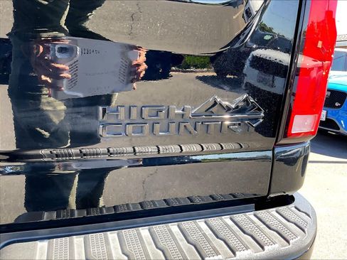 Used 2024 Chevrolet Silverado 3500 High Country w/ High Country Premium Package AWD/4WD image 11