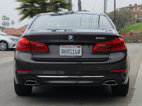 Used 2019 BMW 540i w/ Convenience Package image 30