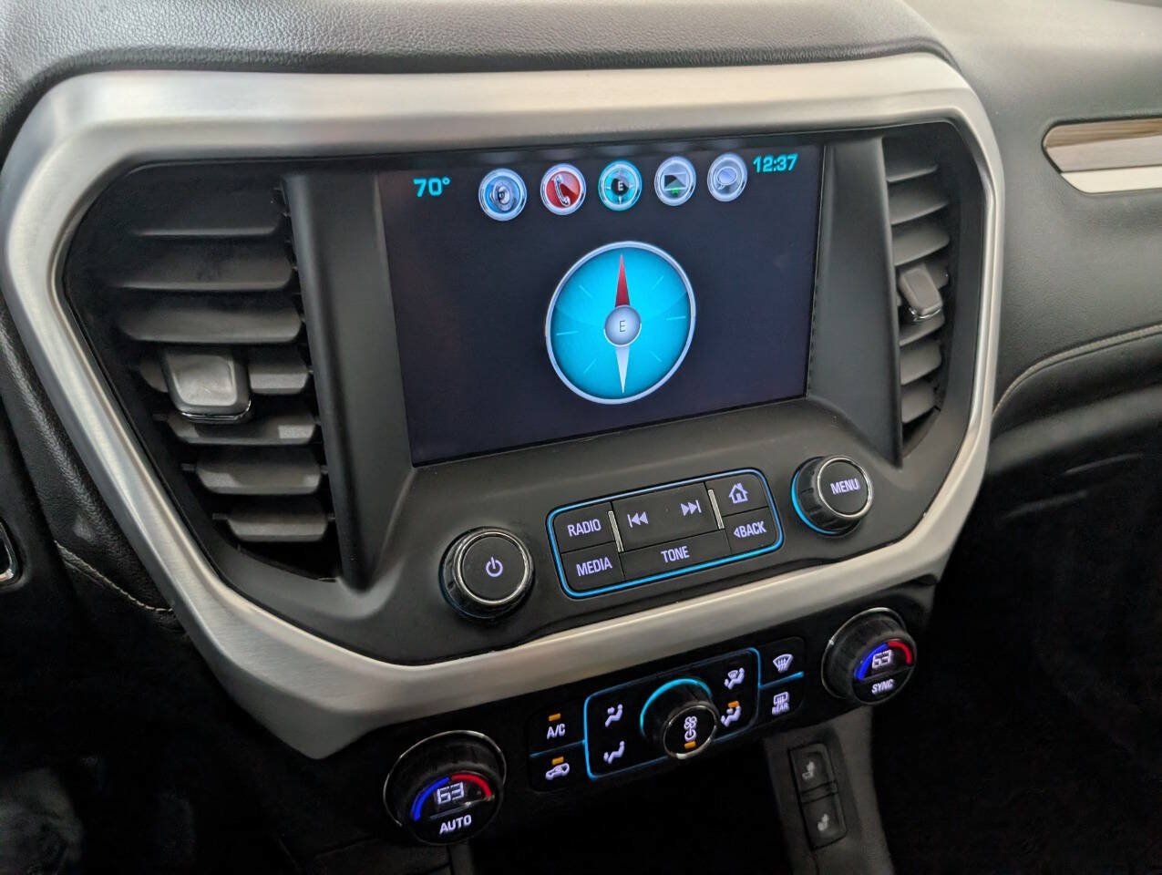 Used 2017 GMC Acadia SLE AWD/4WD image 11