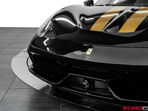 Used 2015 Ferrari 458 Speciale Coupe RWD image 12