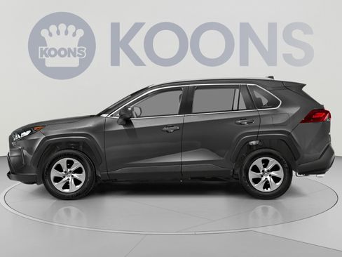 Used 2021 Toyota RAV4 LE FWD image 4