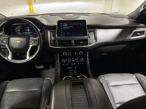Used 2023 Chevrolet Suburban Premier AWD/4WD image 10