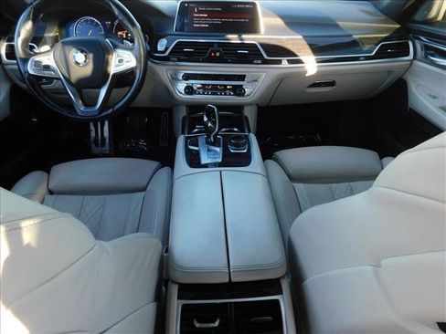 Used 2019 BMW 750i xDrive 750i xDrive w/ Executive Package image 19