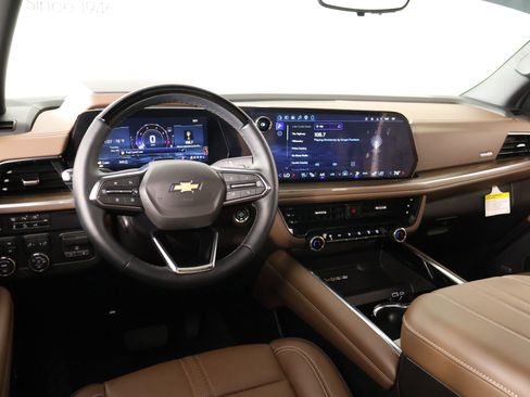 Used 2026 Chevrolet Tahoe High Country AWD/4WD image 2